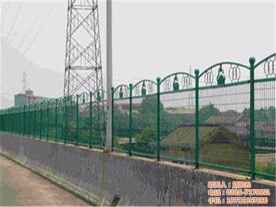 護(hù)欄網(wǎng)全品類詳解 功能、類型與應(yīng)用選擇指南